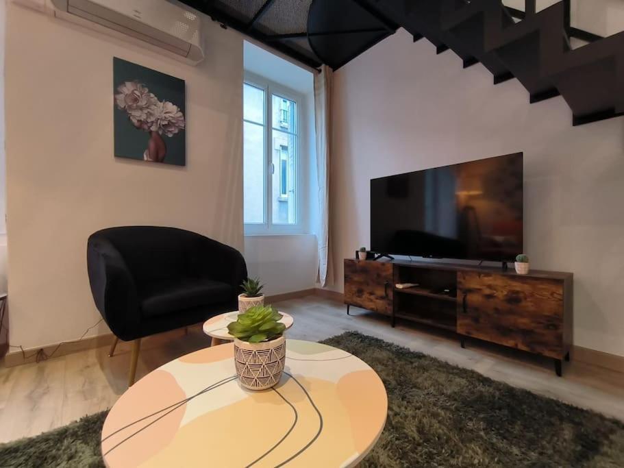 T2 -55M2- Elegant Et Chaleureux Apartman Montbrison Kültér fotó